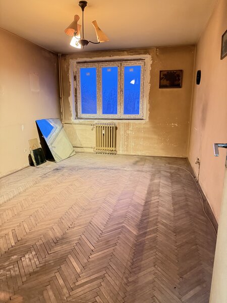 Titan 3 camere /la 2 minute de metrou