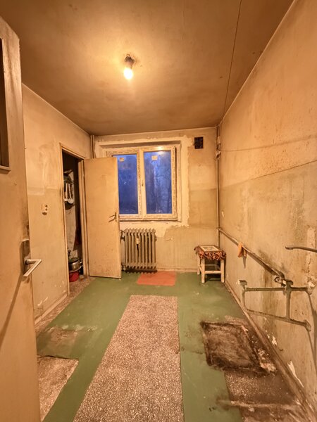 Titan 3 camere /la 2 minute de metrou