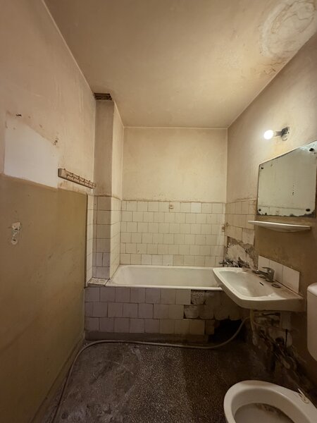 Titan 3 camere /la 2 minute de metrou